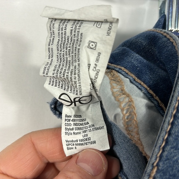 Bandolino Amy SS Straight Leg Jeans | Size 8 - Picture 11 of 11